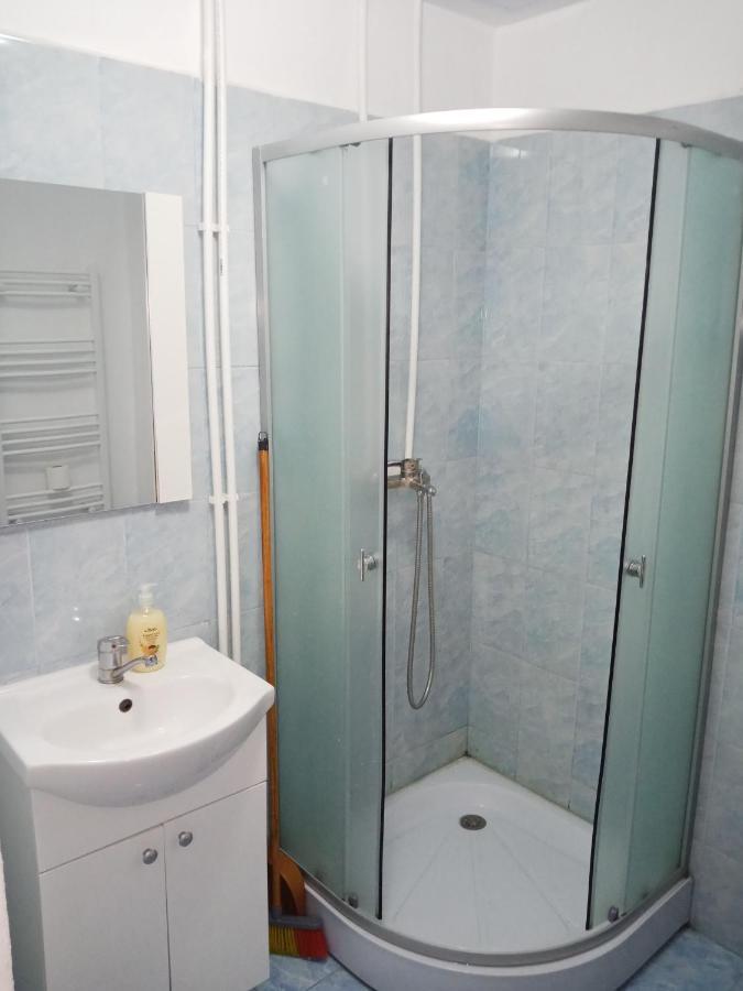 Varipatti House Слатина Экстерьер фото
