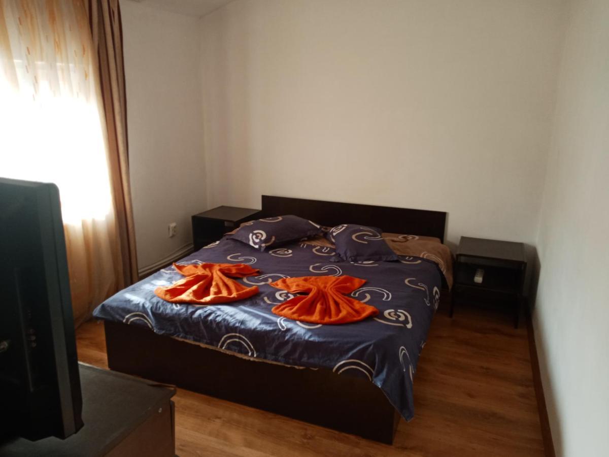 Varipatti House Слатина Экстерьер фото