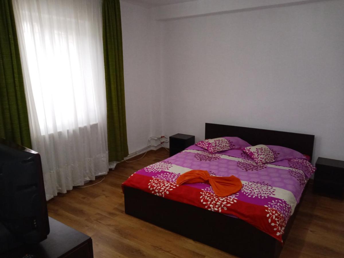 Varipatti House Слатина Экстерьер фото
