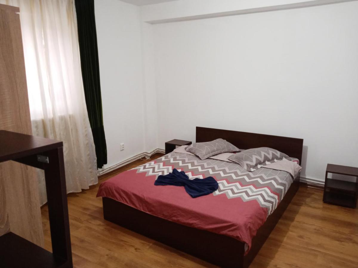 Varipatti House Слатина Экстерьер фото