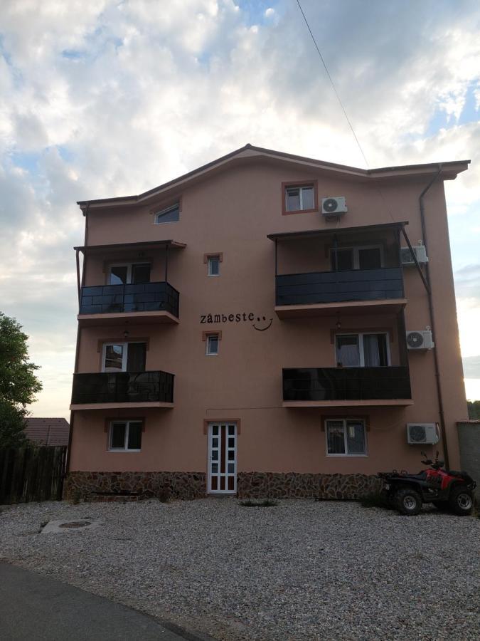 Varipatti House Слатина Экстерьер фото