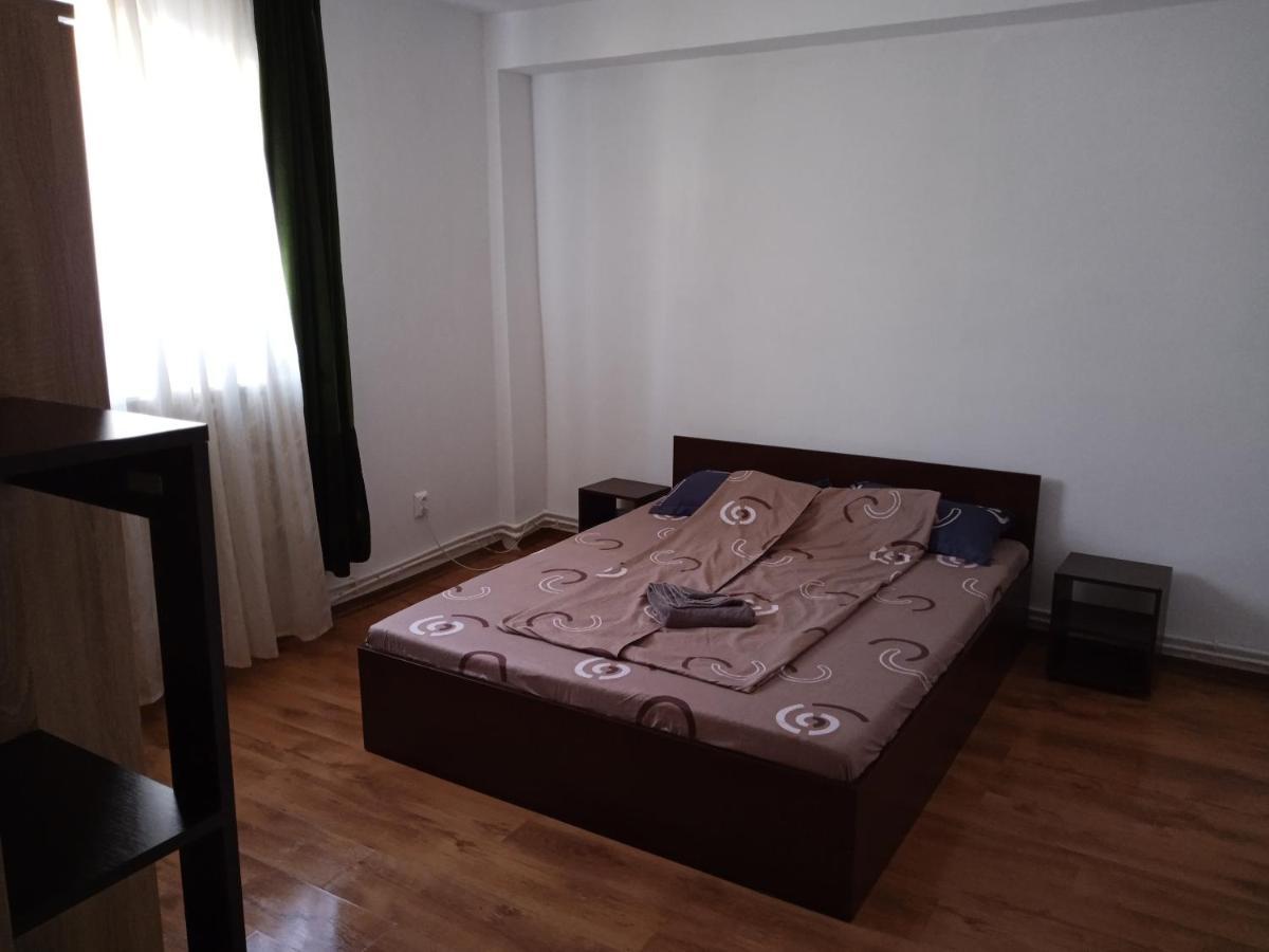 Varipatti House Слатина Экстерьер фото